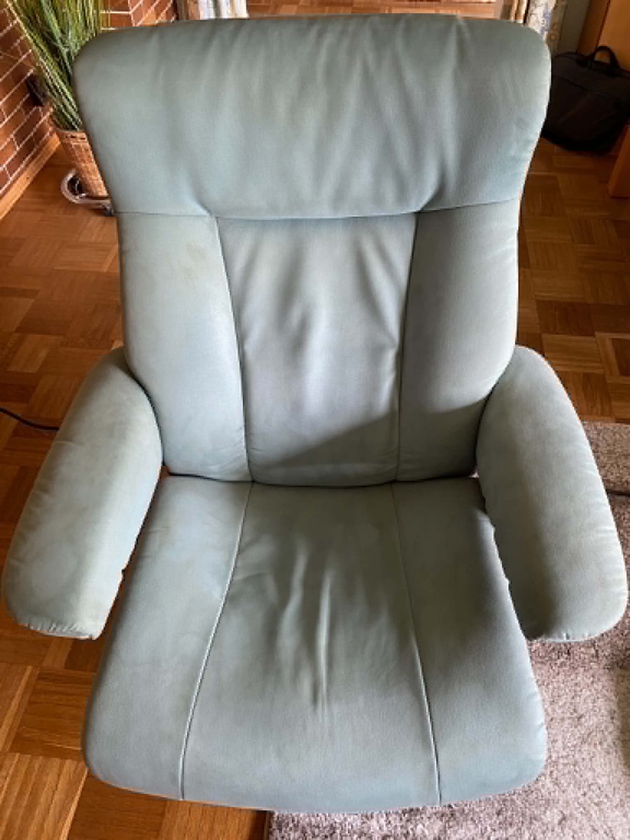 Gereinigter Sessel nach der Polsterreinigung